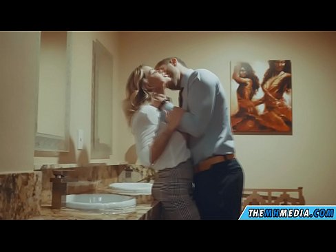 ❤️ Бүкіл аққұба сізді қоғамдық дәретханада азғырғанда ❤ Суперпорно бойынша порно kk.filmepornonline.ru